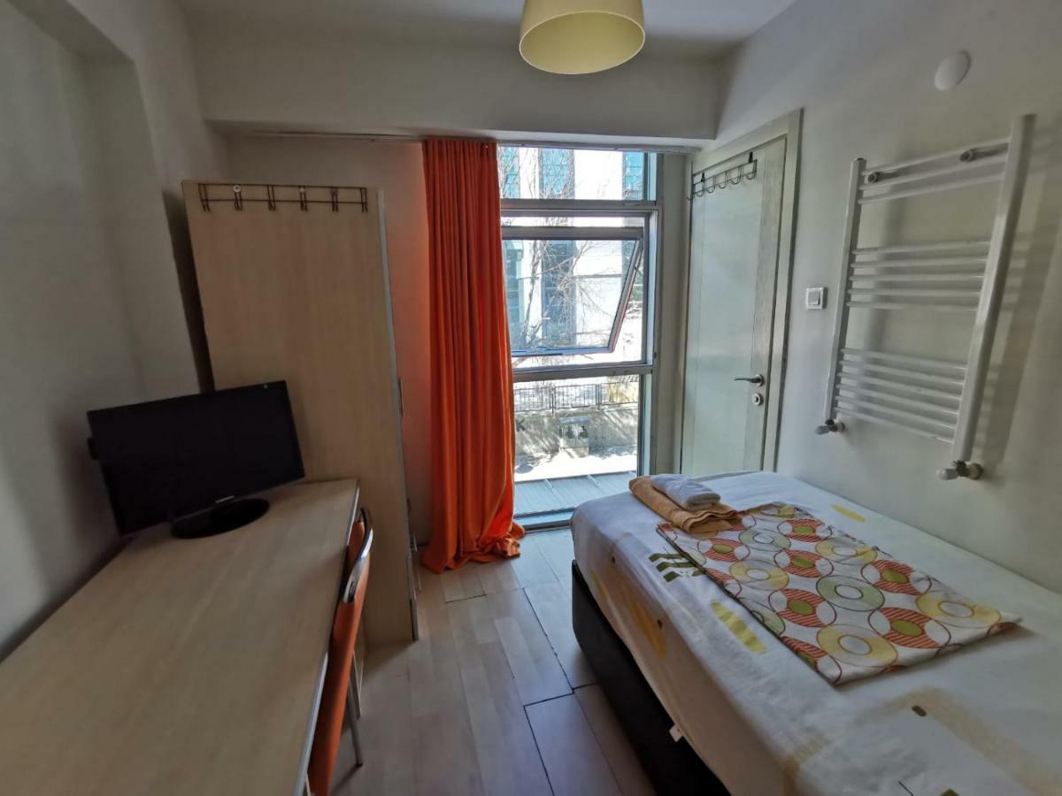 Kampues Hostel *